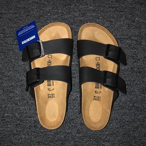 ‼️SOLD‼️ (NWT) Birkenstock Arizona Sandals